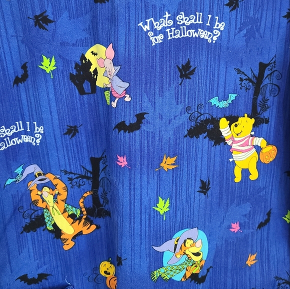 (796) Wonderful World of Disney Woman's Winnie the Pooh Halloween Scrubs - Picture 5 of 15